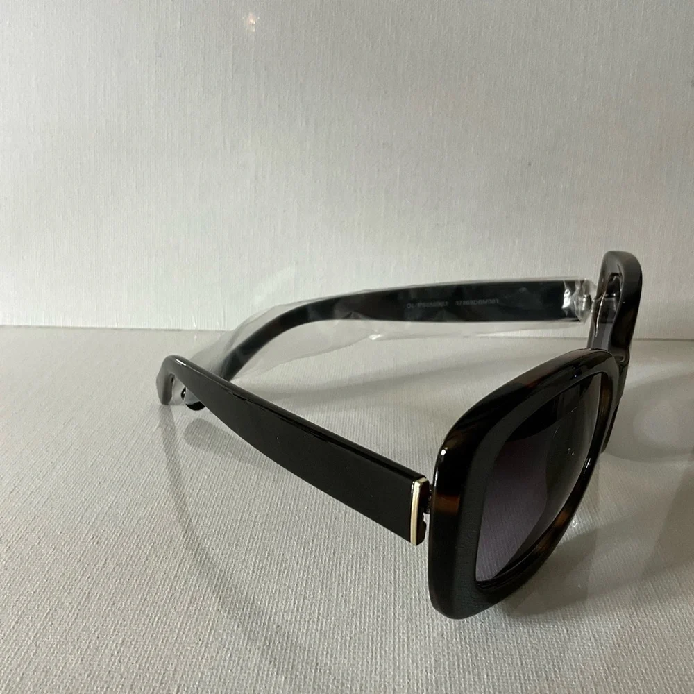 Elegant Black Sunglasses